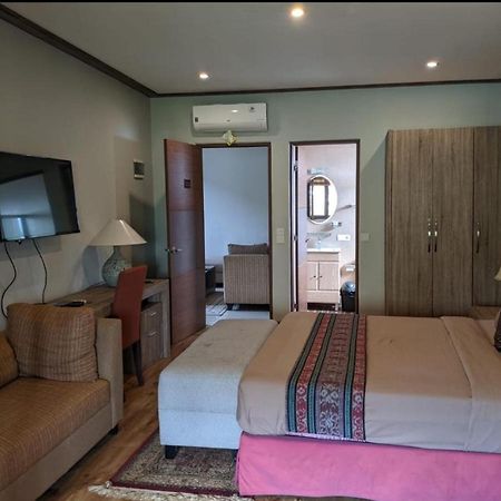 Puri Sabina Bed & Breakfast Jimbaran Buitenkant foto