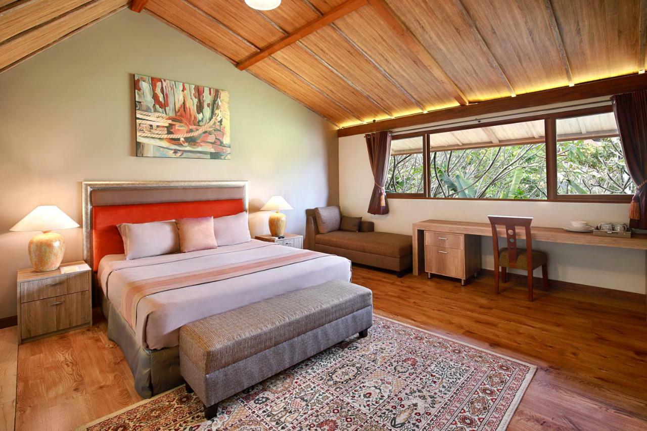 Puri Sabina Bed & Breakfast Jimbaran Buitenkant foto