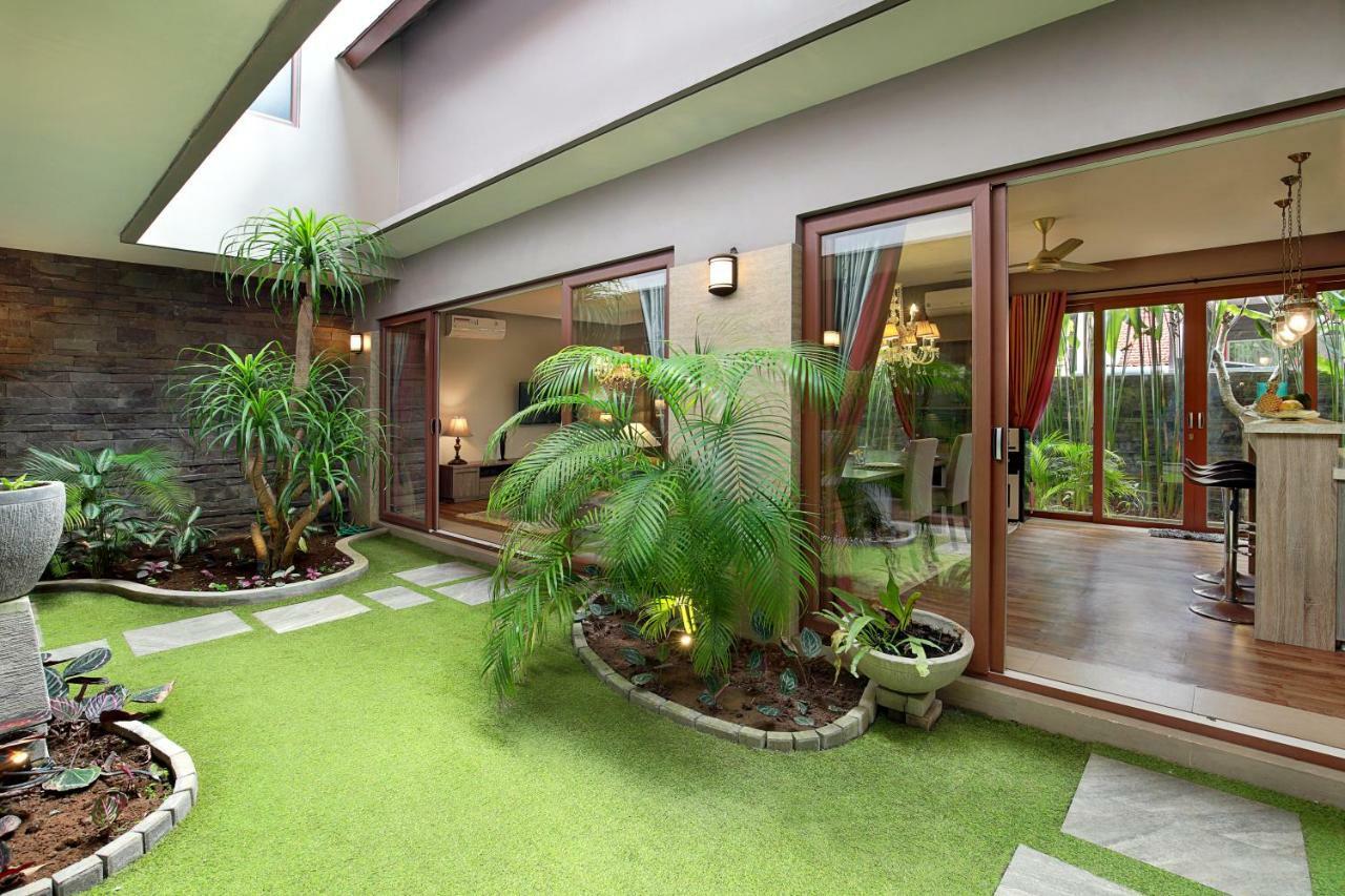 Puri Sabina Bed & Breakfast Jimbaran Buitenkant foto