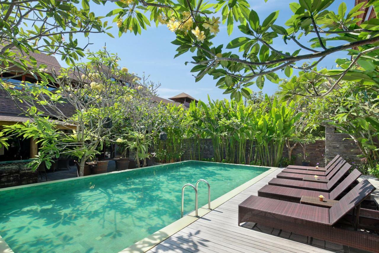 Puri Sabina Bed & Breakfast Jimbaran Buitenkant foto