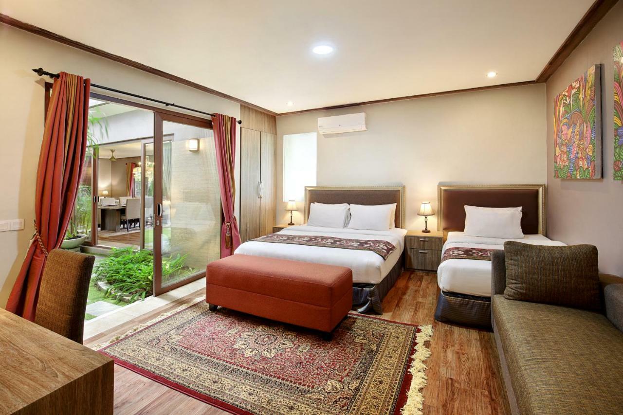 Puri Sabina Bed & Breakfast Jimbaran Buitenkant foto
