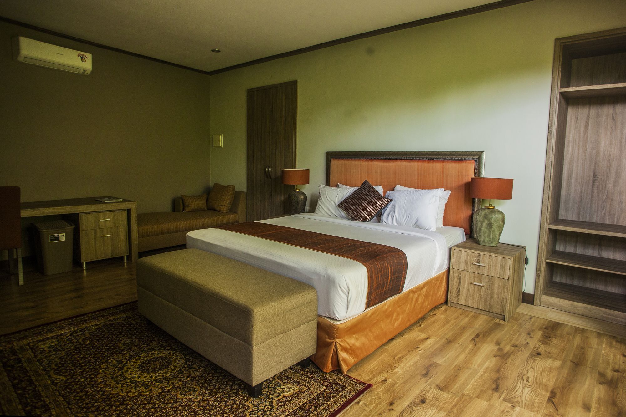 Puri Sabina Bed & Breakfast Jimbaran Buitenkant foto
