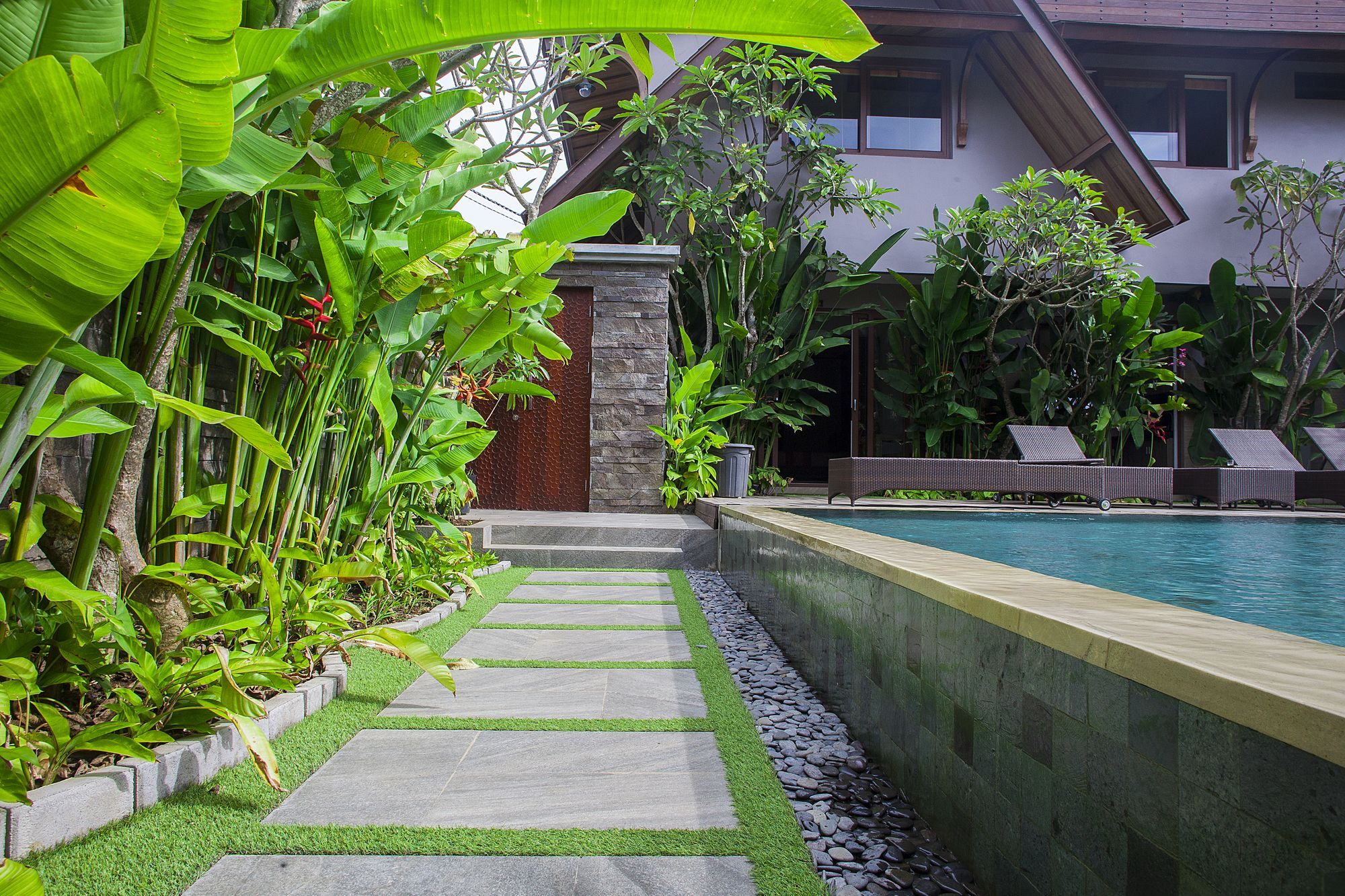 Puri Sabina Bed & Breakfast Jimbaran Buitenkant foto
