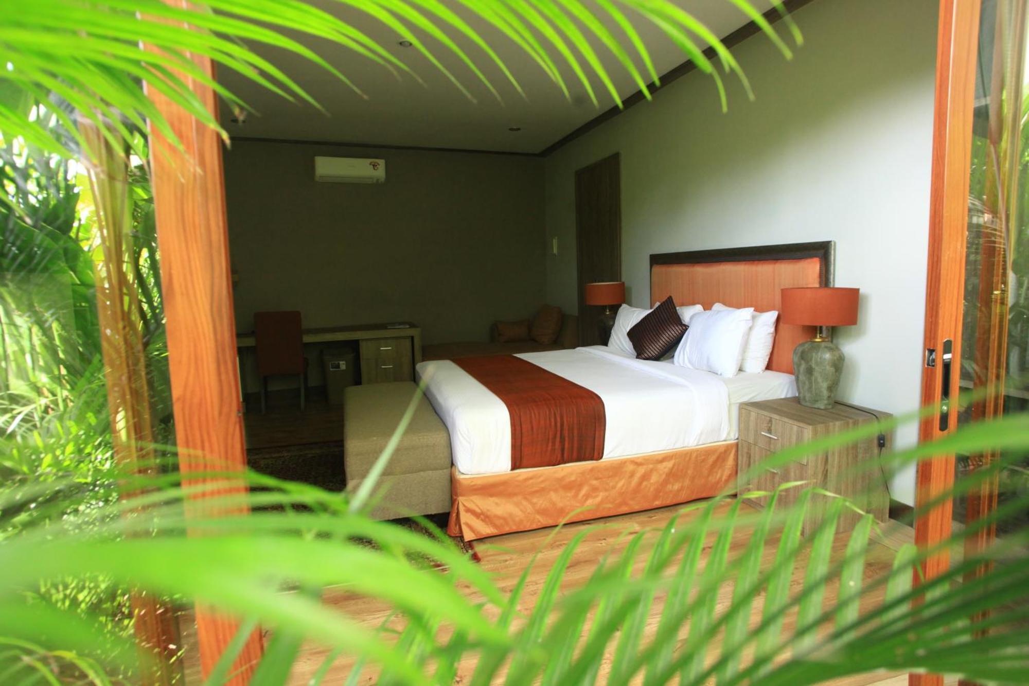 Puri Sabina Bed & Breakfast Jimbaran Buitenkant foto