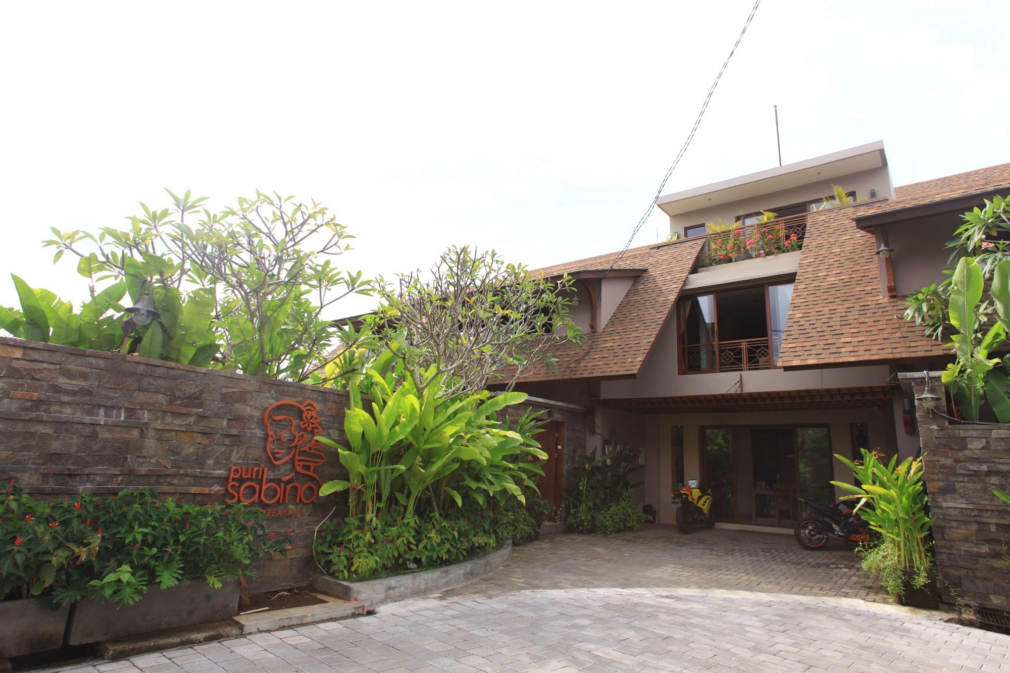 Puri Sabina Bed & Breakfast Jimbaran Buitenkant foto